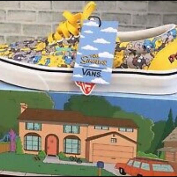 Itchy and Scratchy Simpson’s Vans. - Picture 2 of 2